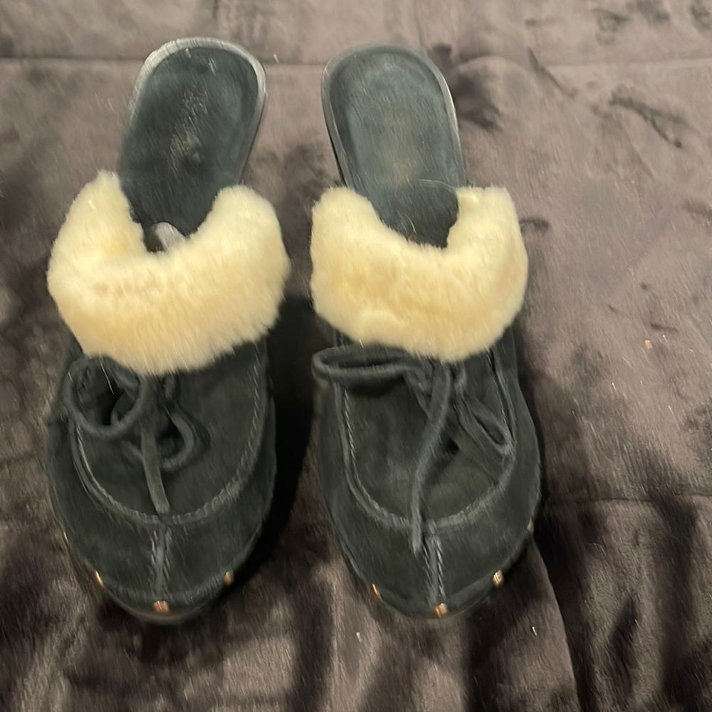 Michael Kors black suede heels with shearling upper lining size 6 1/2